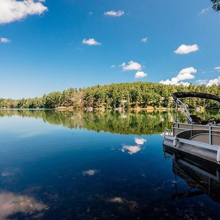 Cabin On Beautiful Arbutus Lake Near Traverse City Exterior foto